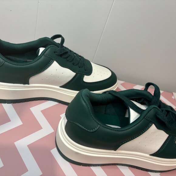 NWOT Steve Madden Green and White Sneakers Size 8 - Picture 6 of 6